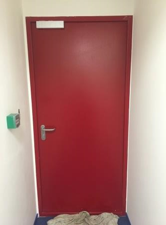 Металлическая противопожарная дверь EI 60 RAL 3003
