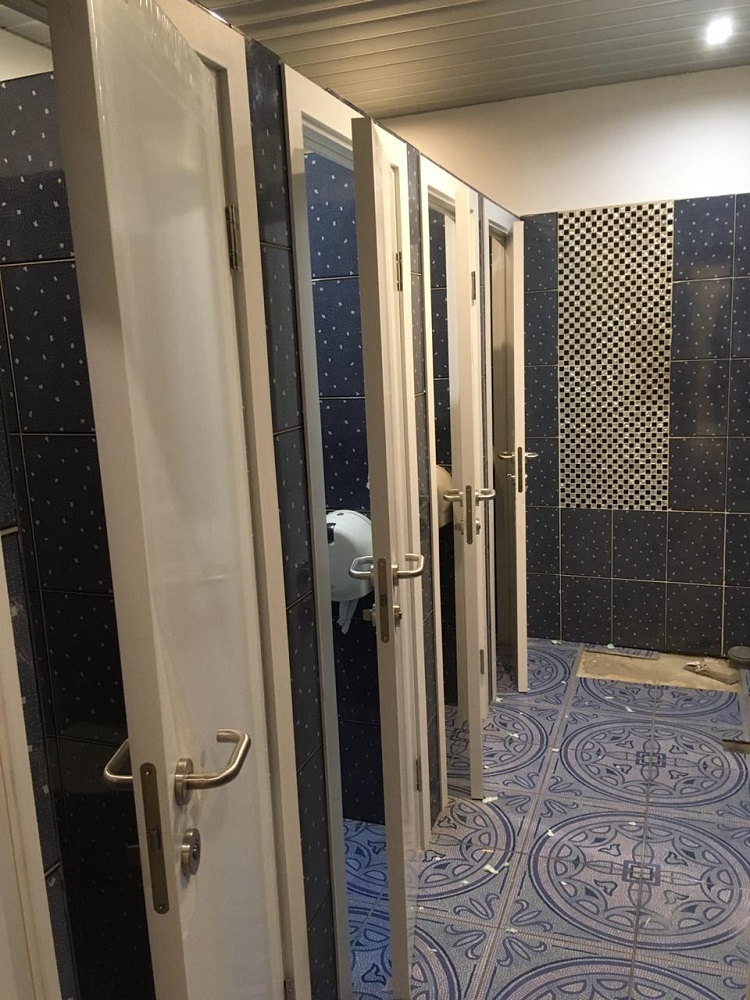 Пластиковая влагостойкая дверь Aquadoor в белом цвете