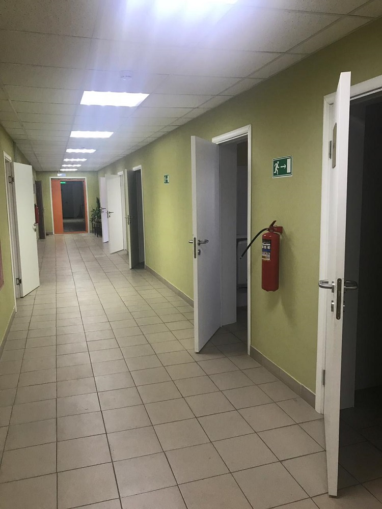 Пластиковые влагостойкие двери Aquadoor в белом цвете
